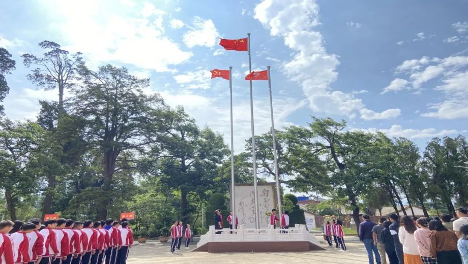 曲靖麒麟帅亚职业技术学校banner